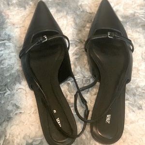 Zara pointed toe flats!